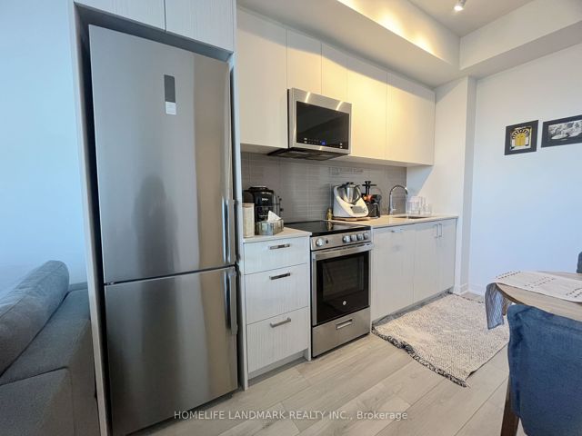 814 - 1787 St Clair Ave W