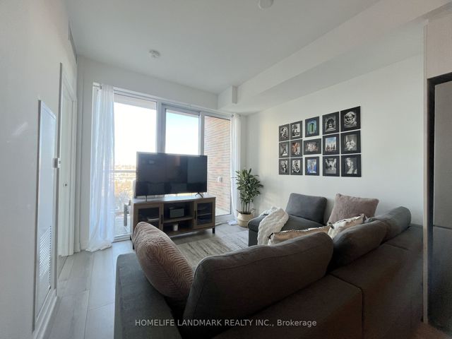 814 - 1787 St Clair Ave W
