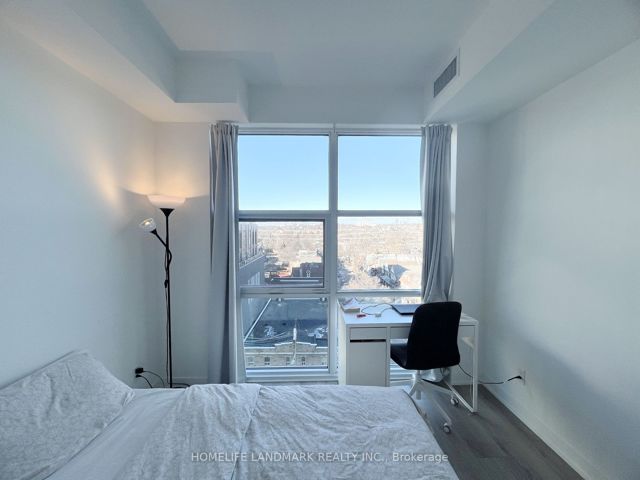 814 - 1787 St Clair Ave W