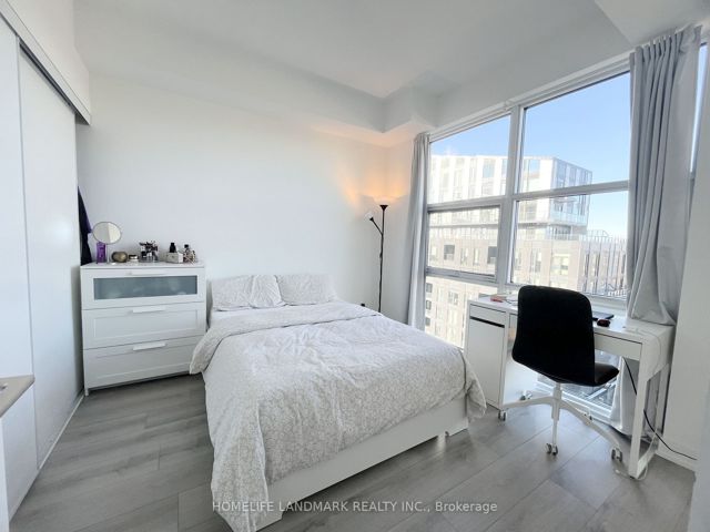 814 - 1787 St Clair Ave W