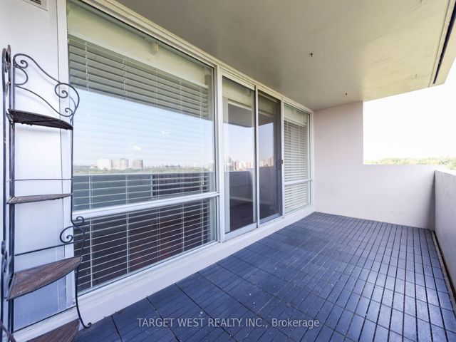 1304 - 240 Scarlett Rd