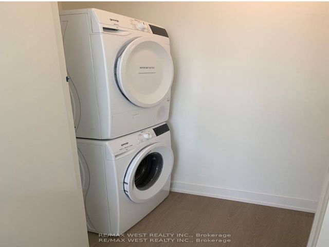 305 - 859 The Queensway Blvd W