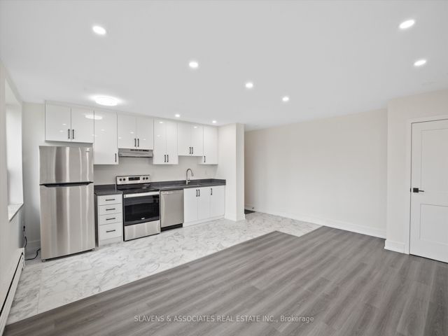 101 - 1111 Lawrence Ave W