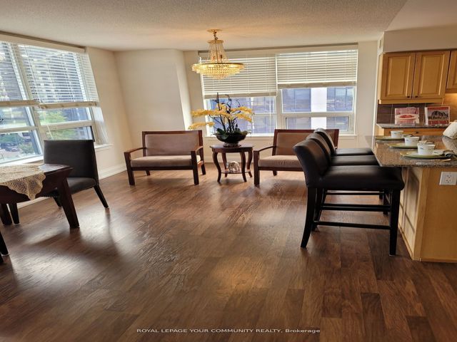 704 - 55 De Boers Dr