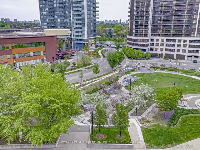 704 - 55 De Boers Dr