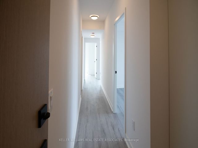 1203 - 36 Zorra St