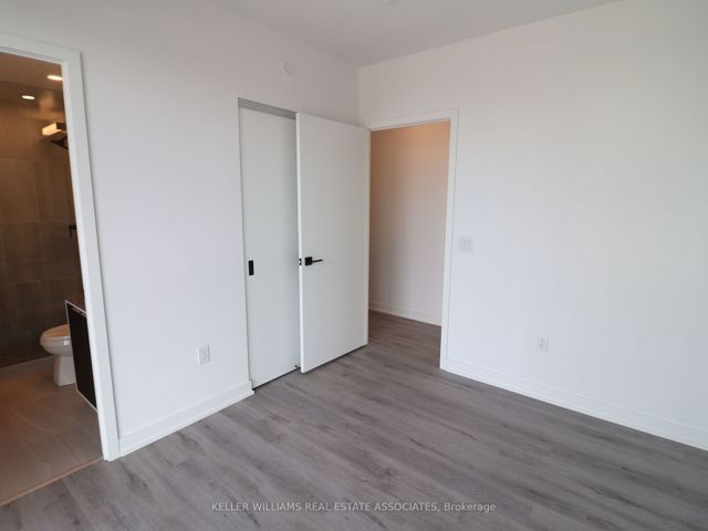 1203 - 36 Zorra St