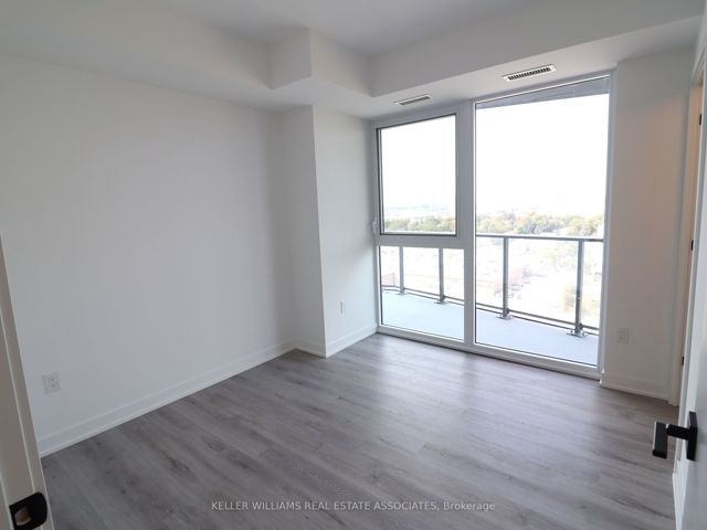 1203 - 36 Zorra St