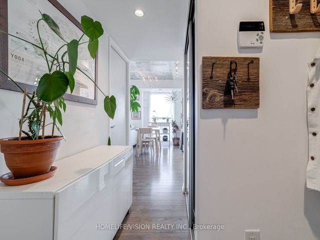 1205 - 3091 Dufferin St