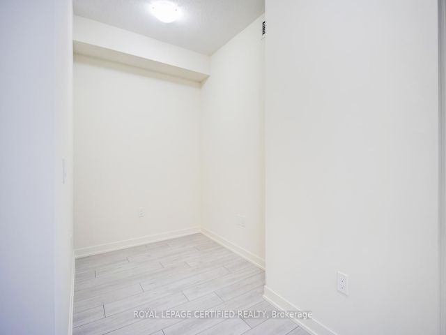 1103 - 38 Annie Craig Dr
