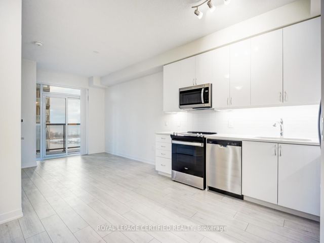 1103 - 38 Annie Craig Dr
