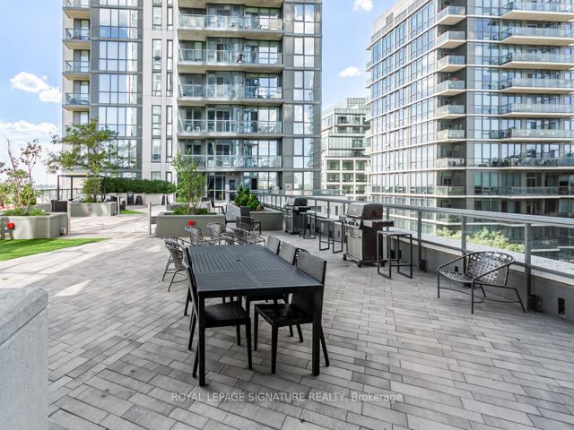 412 - 17 Zorra St