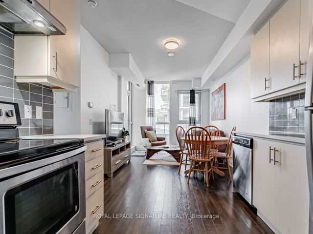 412 - 17 Zorra St