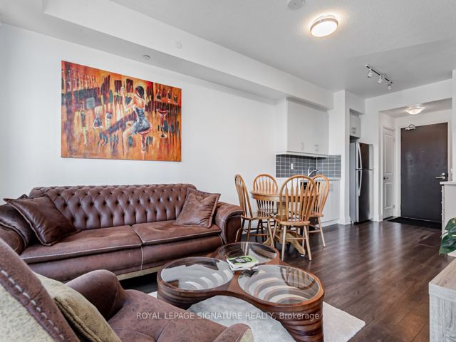 412 - 17 Zorra St