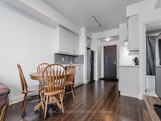412 - 17 Zorra St