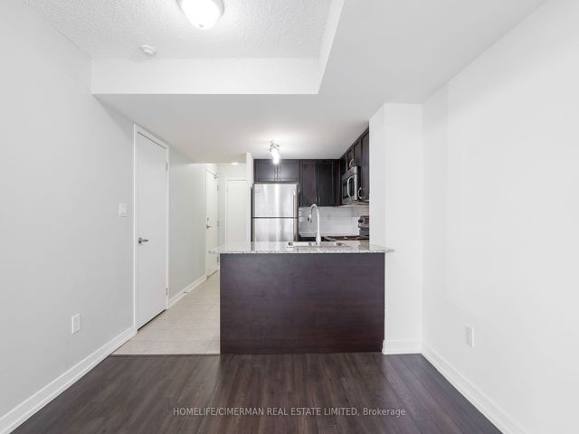 316 - 816 Lansdowne Ave