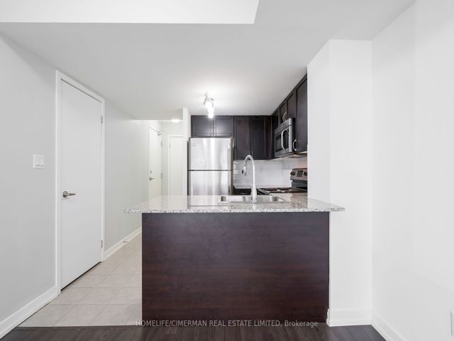316 - 816 Lansdowne Ave