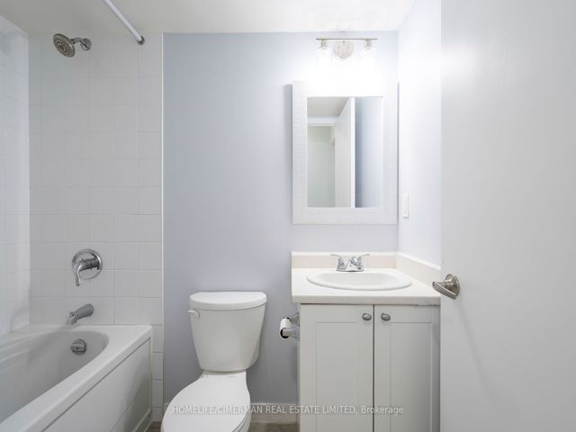316 - 816 Lansdowne Ave