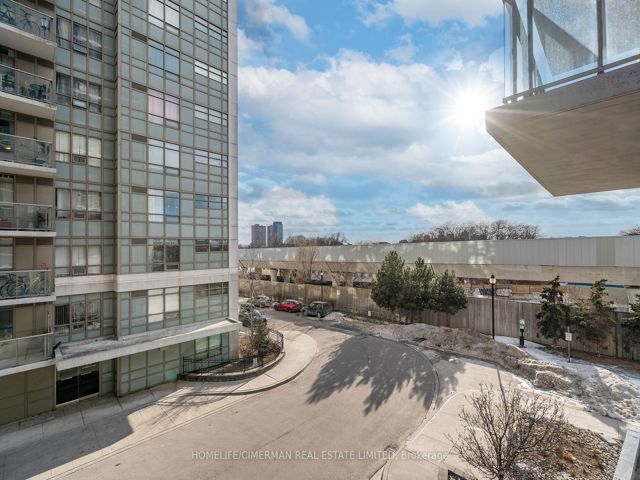 316 - 816 Lansdowne Ave