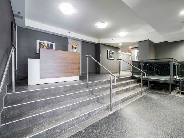 316 - 816 Lansdowne Ave