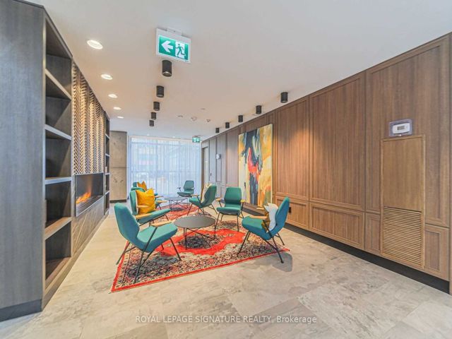 2401 - 251 Manitoba St