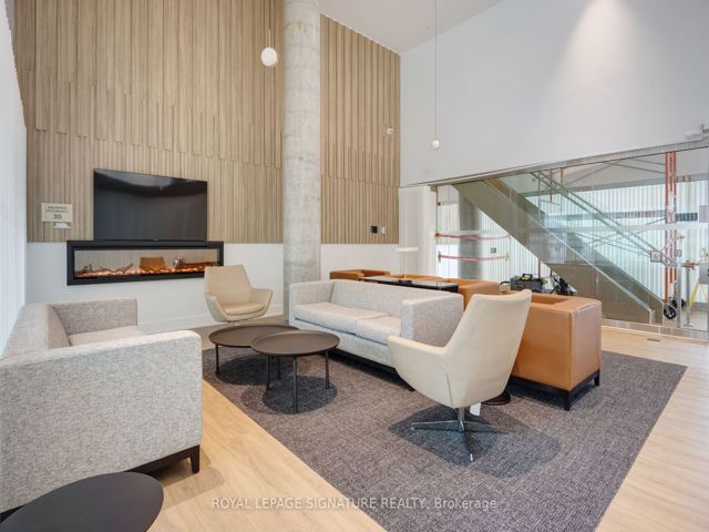 1214 - 3100 Keele St
