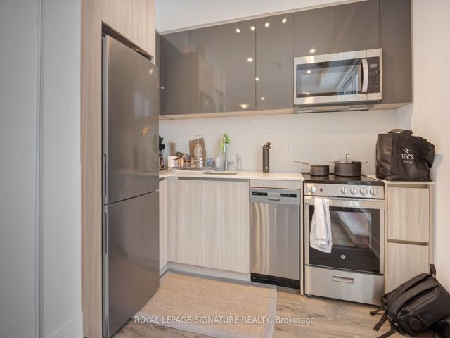 1214 - 3100 Keele St