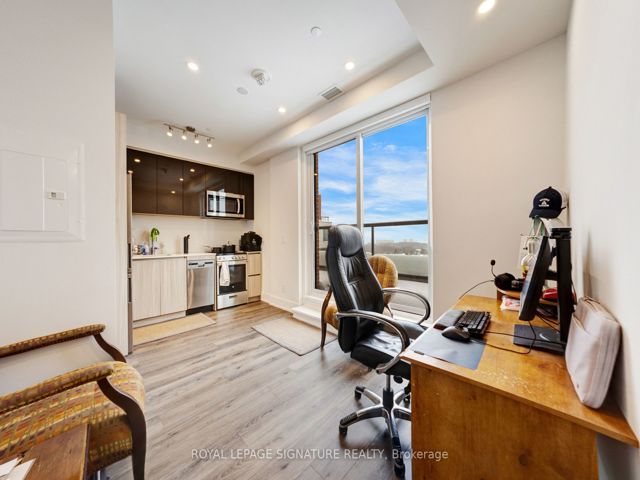 1214 - 3100 Keele St