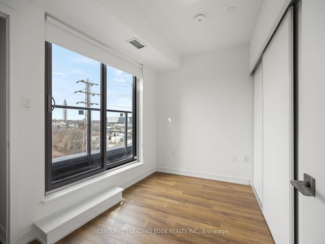 708 - 2433 Dufferin St