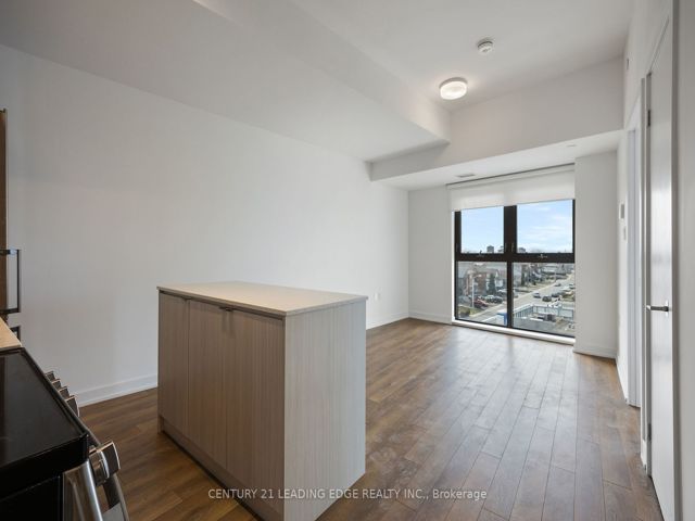 708 - 2433 Dufferin St