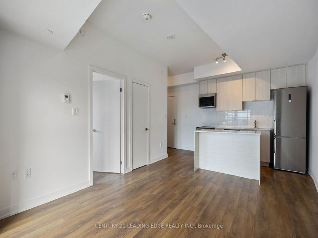 708 - 2433 Dufferin St