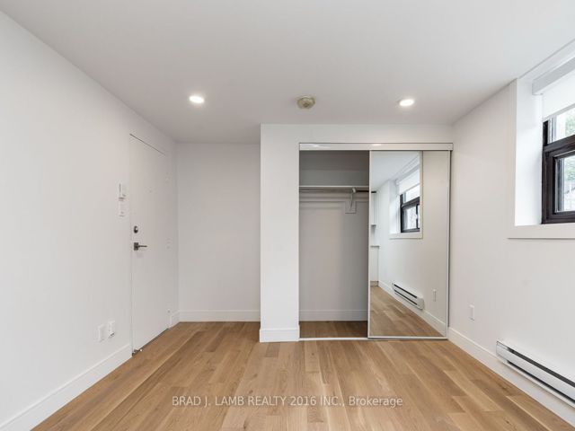 16 - 28 Maynard Ave S