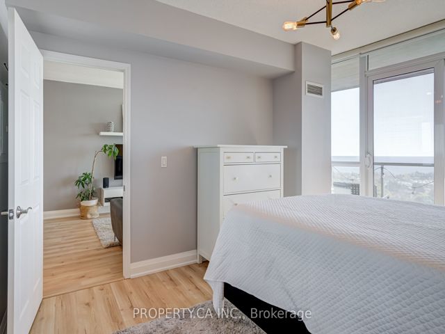 1501 - 2230 Lake Shore Blvd W