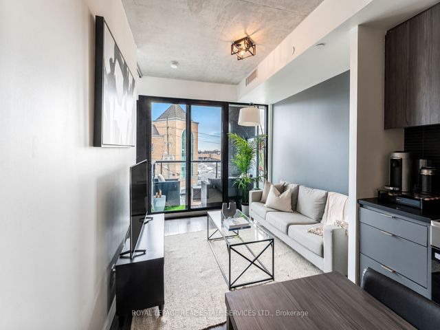 310 - 7 Smith Cres