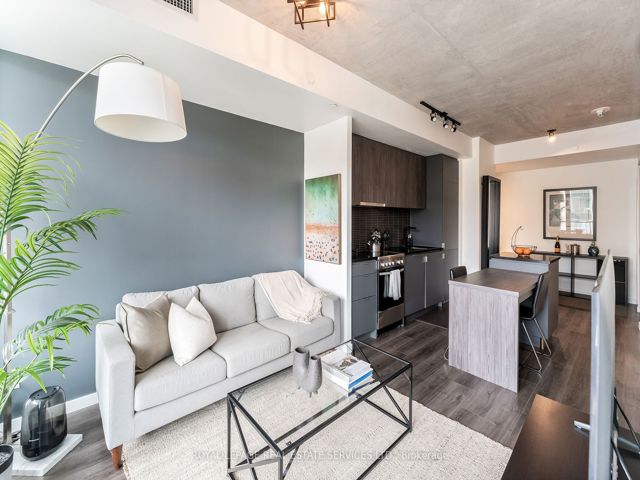 310 - 7 Smith Cres