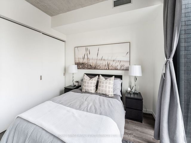 310 - 7 Smith Cres