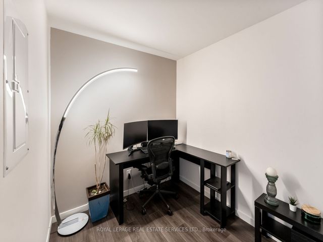 310 - 7 Smith Cres