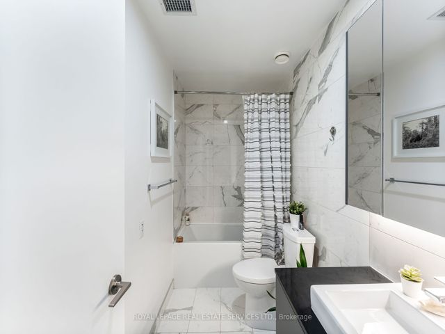 310 - 7 Smith Cres