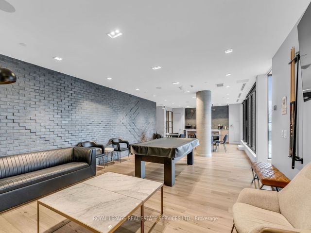 310 - 7 Smith Cres