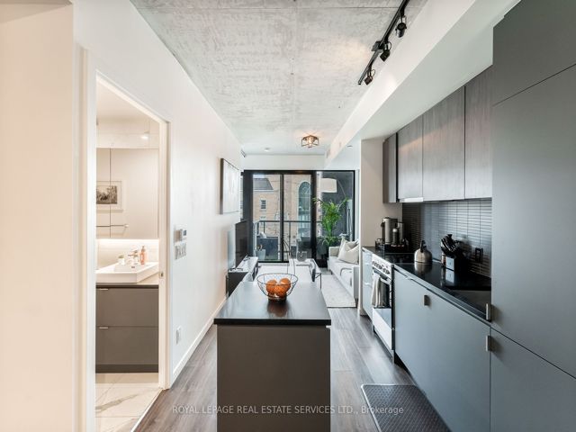 310 - 7 Smith Cres