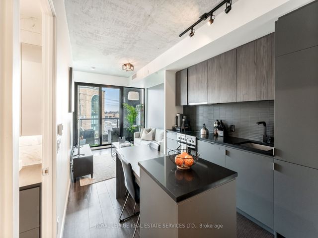 310 - 7 Smith Cres