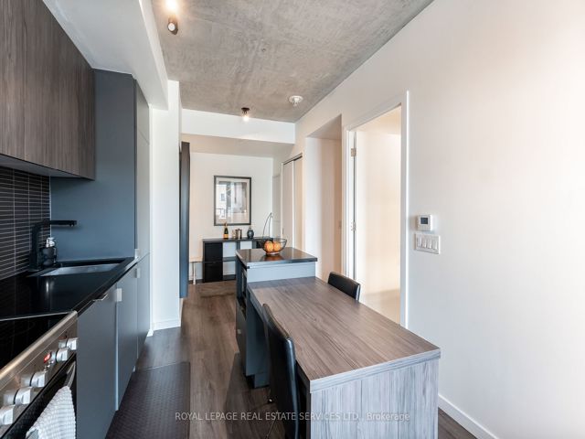 310 - 7 Smith Cres