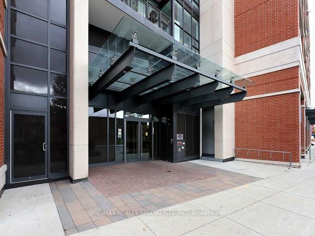 216 - 800 Lawrence Ave W
