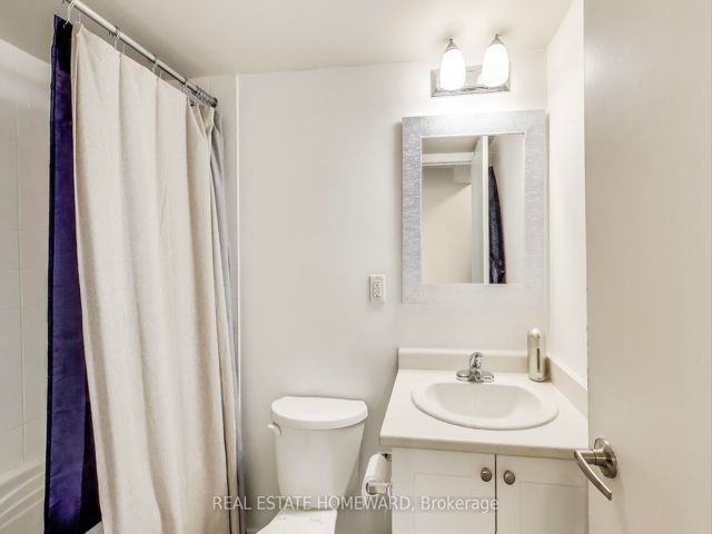 406 - 816 Lansdowne Ave