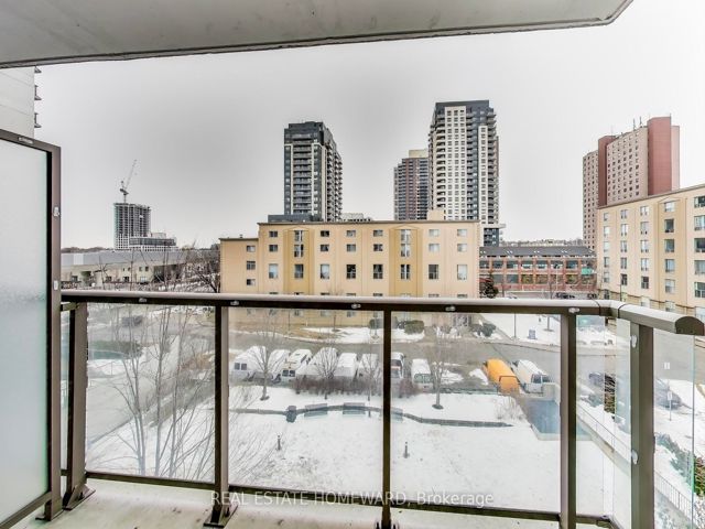 406 - 816 Lansdowne Ave