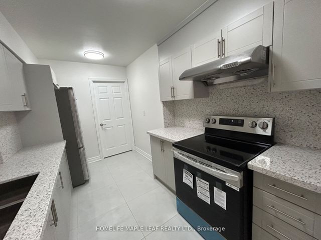 703 - 320 Dixon Rd