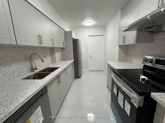 703 - 320 Dixon Rd