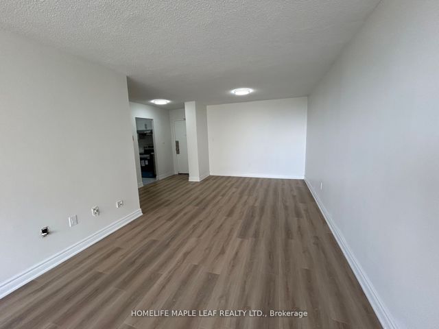 703 - 320 Dixon Rd