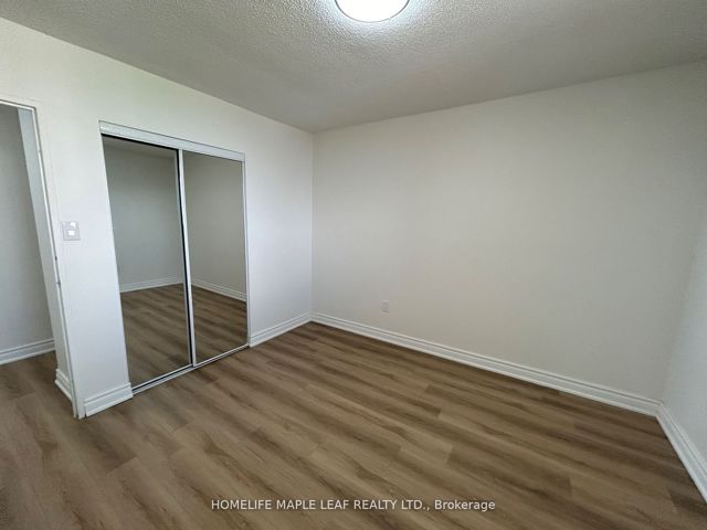 703 - 320 Dixon Rd
