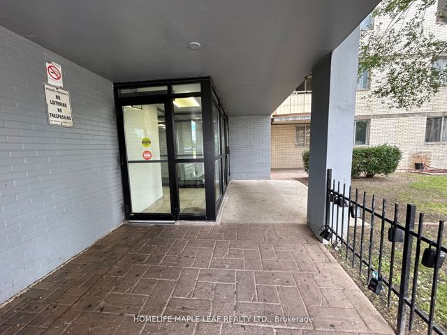703 - 320 Dixon Rd